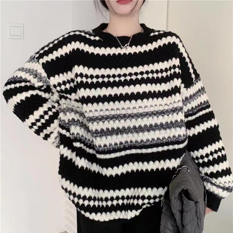 Women's Patterned Knit Sweater with Textured Fabric and Casual Fit