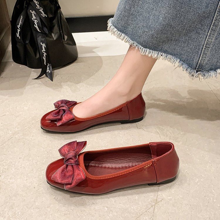 Women's Ballet Flats with Elegant Bow Appliqué