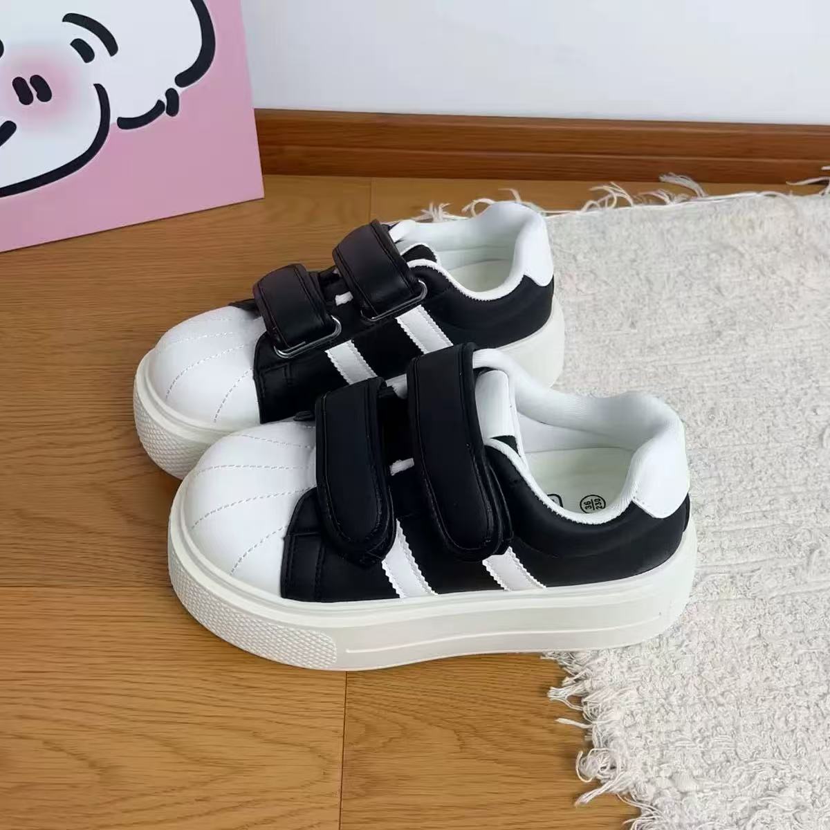 Women's Everyday Sneakers with Hook-and-Loop Fastener