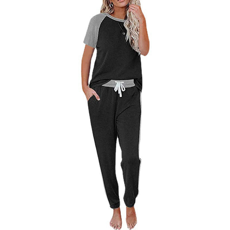 Women's Casual Leisure Suit with Modern Cut