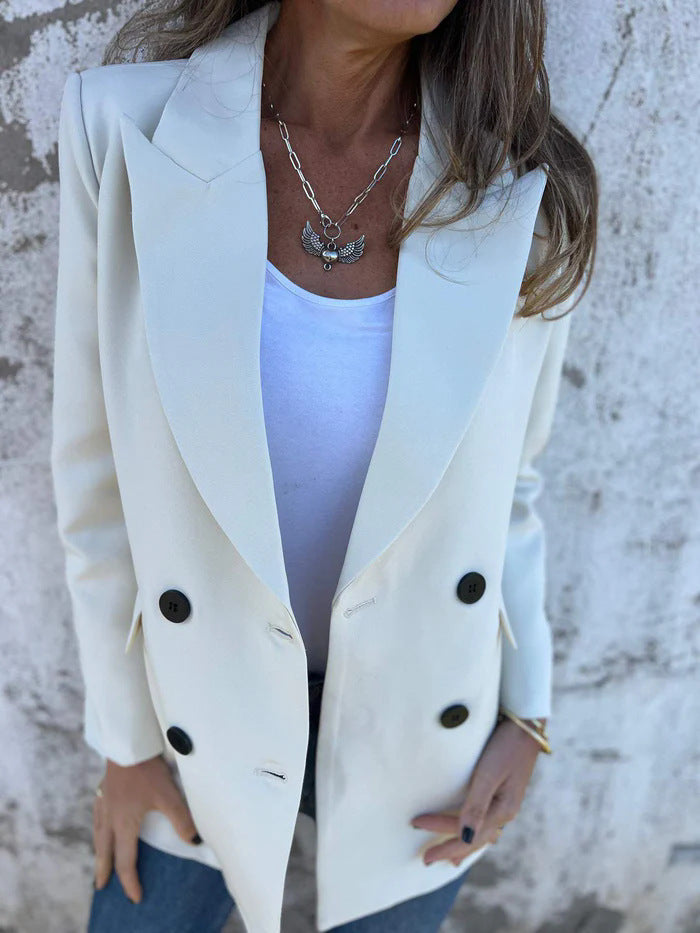 Elegant Double-Breasted Blazer with Timeless Cut and Light Shoulder Pads