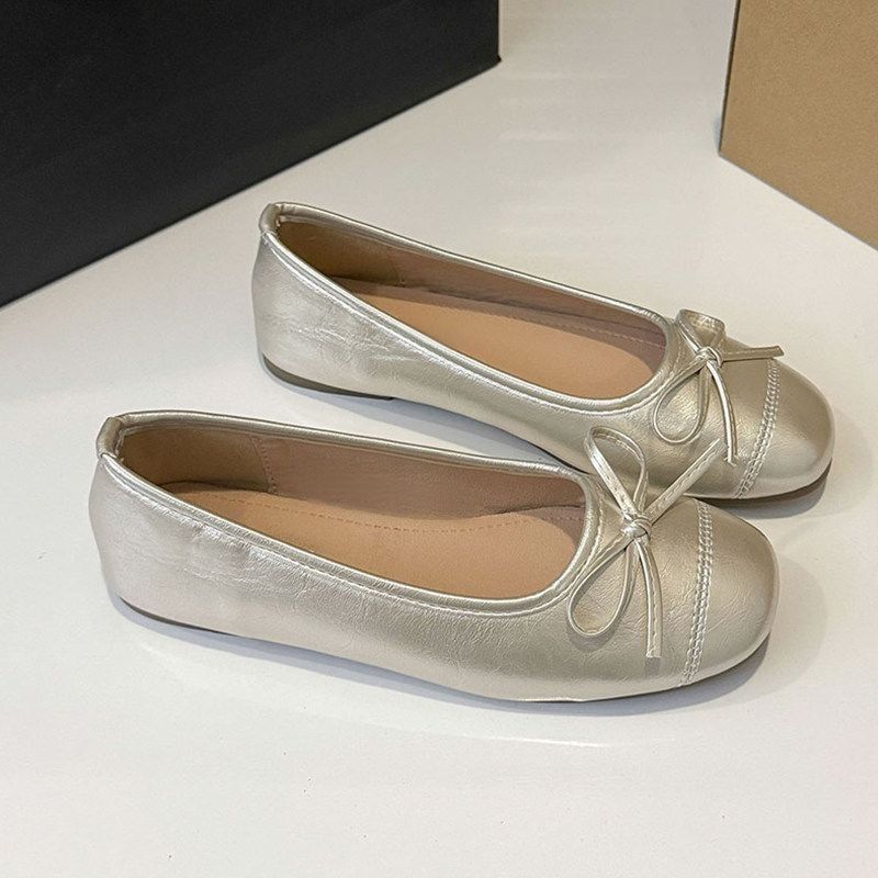 Women's Ballet Flats with Decorative Bow Design
