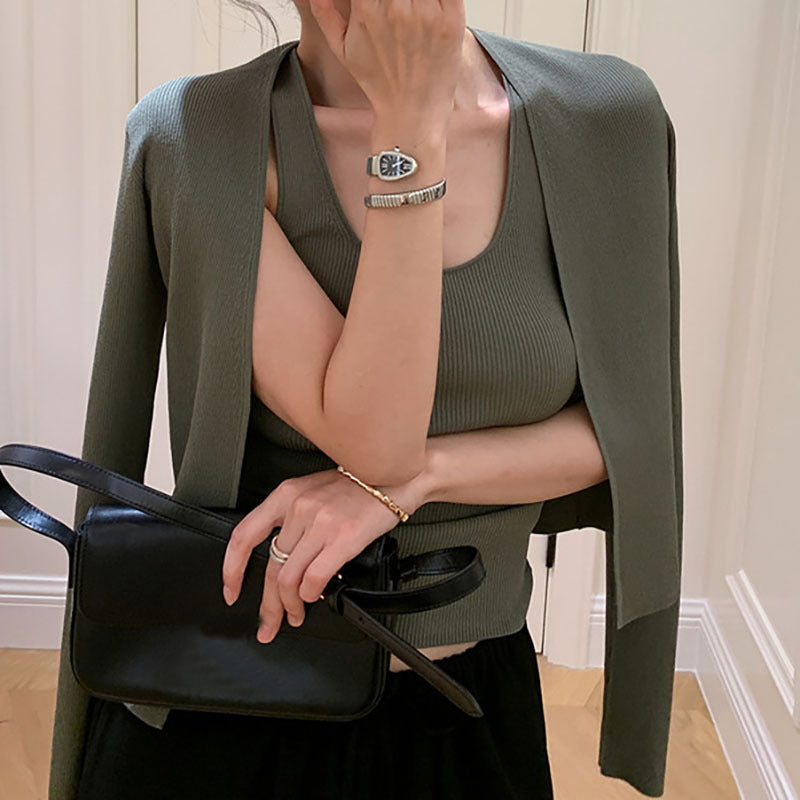 Elegant and Comfortable Minimalist Cardigan