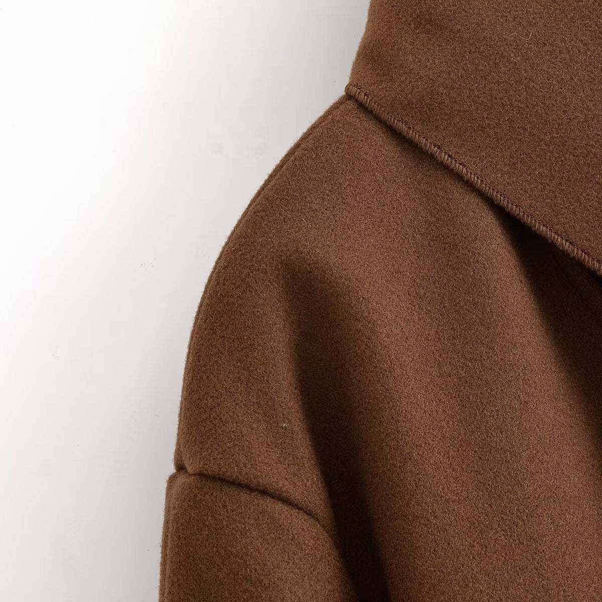 Women's Elegant Cropped Jacket with Large Collar