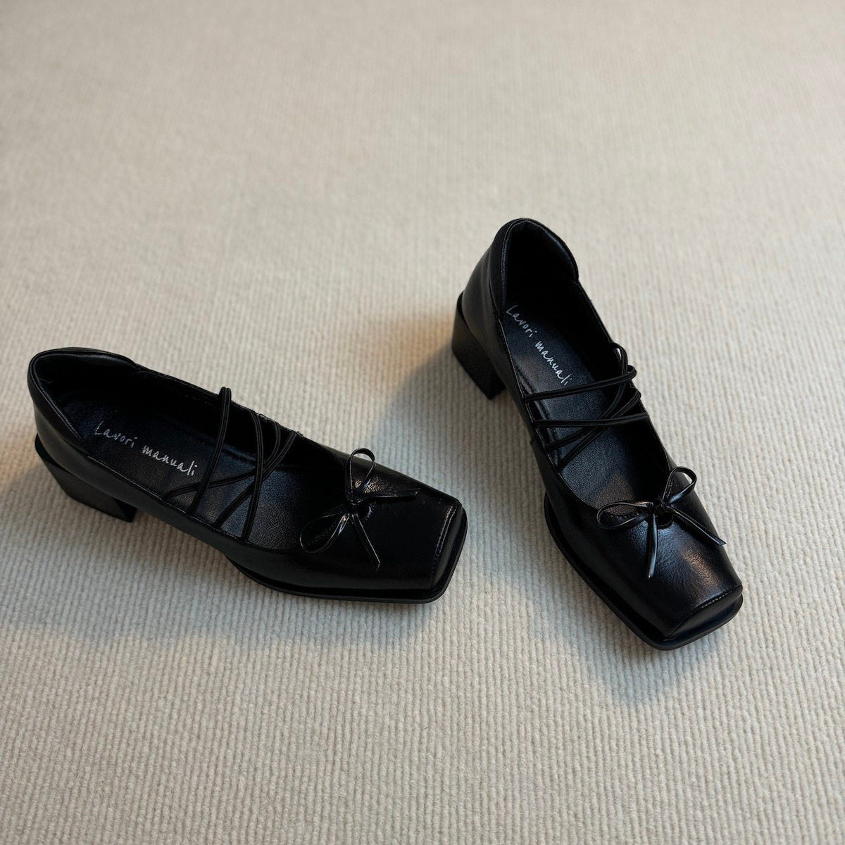 Women's Ballet Flats with Decorative Bows and Metallic Finish