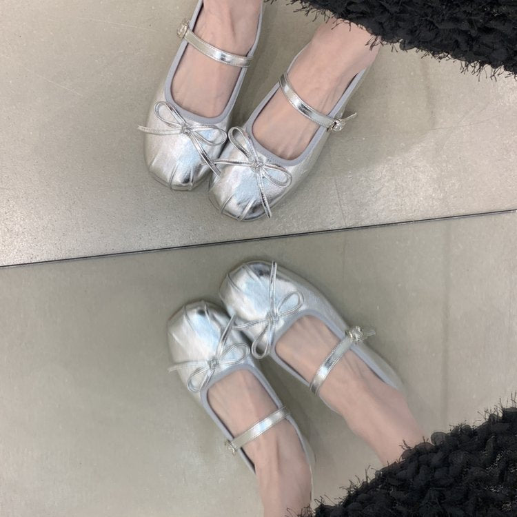 Women's ballet flats with decorative strap and comfortable footbed