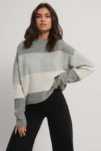 Women's Cozy Knit Pullover with Modern Pattern