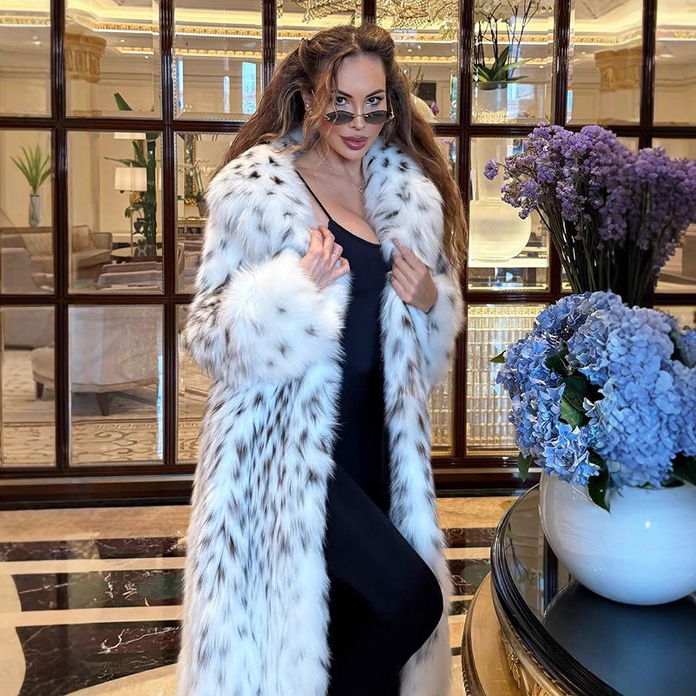 Women's Elegant Faux Fur Coat with Luxurious Pattern