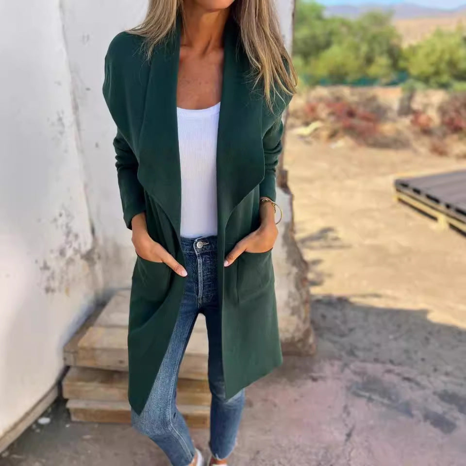Elegant Cardigan with Soft Material and Relaxed Fit
