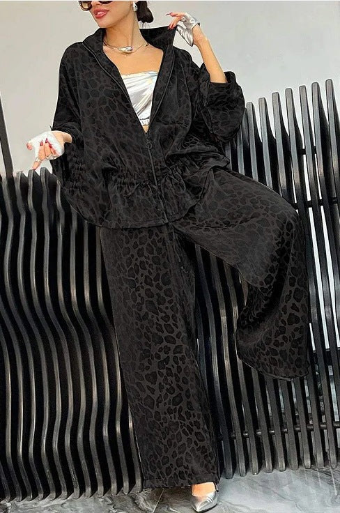 Casual Jumpsuit with Leopard Print and Wide Cut