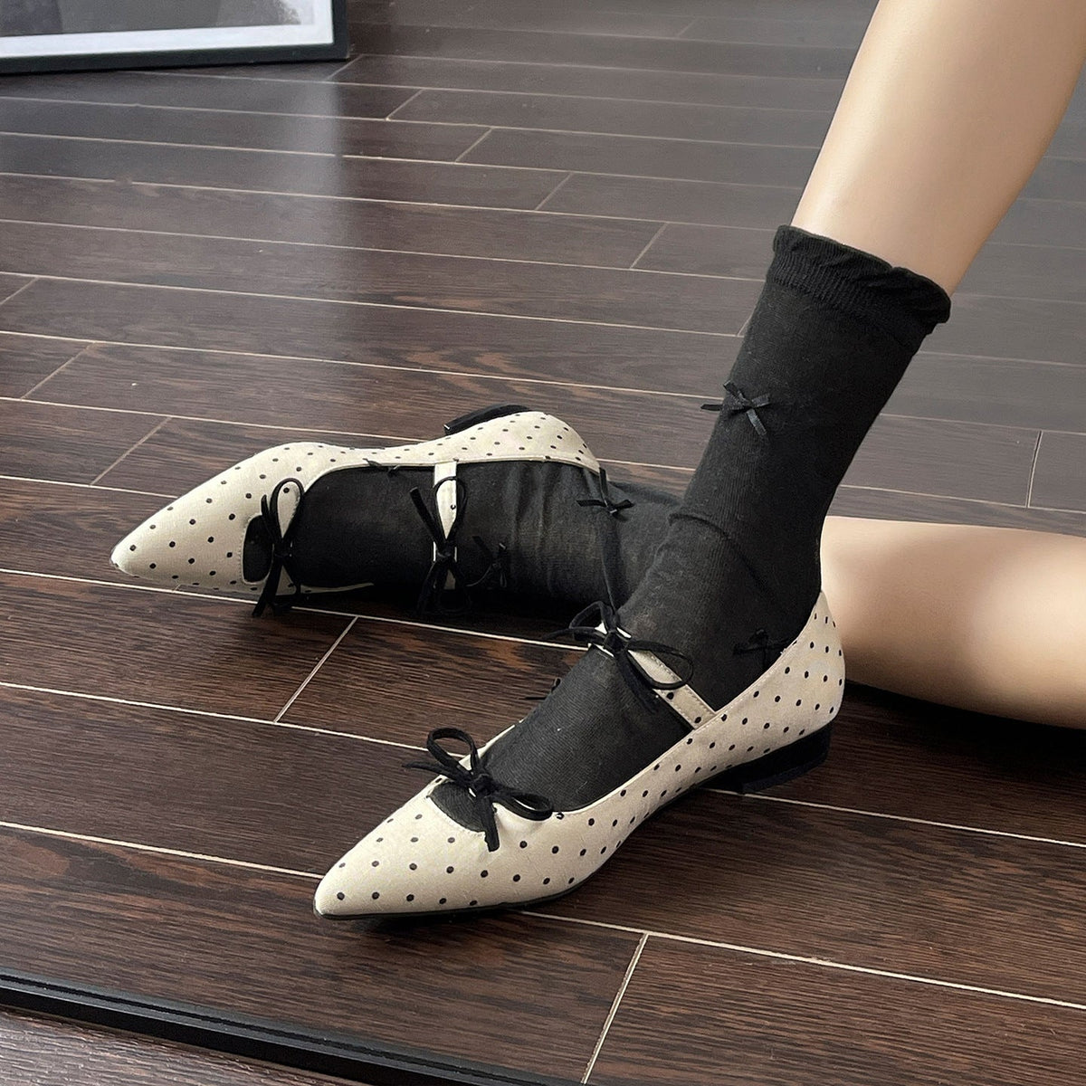 Women's Ballet Flats with Elegant Strap and Polka Dot Design