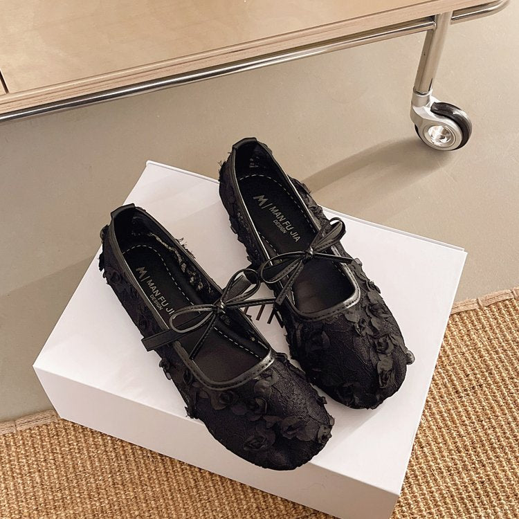 Women's Ballet Flats with Floral Lace Design