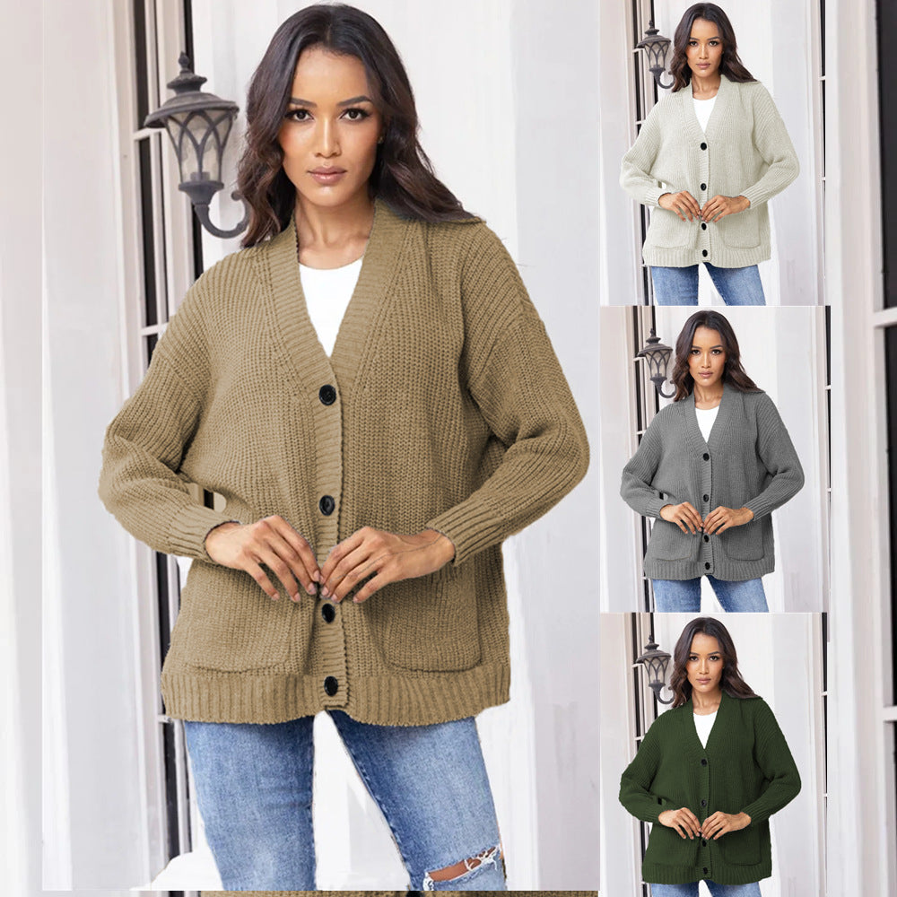 Women's Chunky Knit Cardigan with Practical Pockets and Elegant Button Details