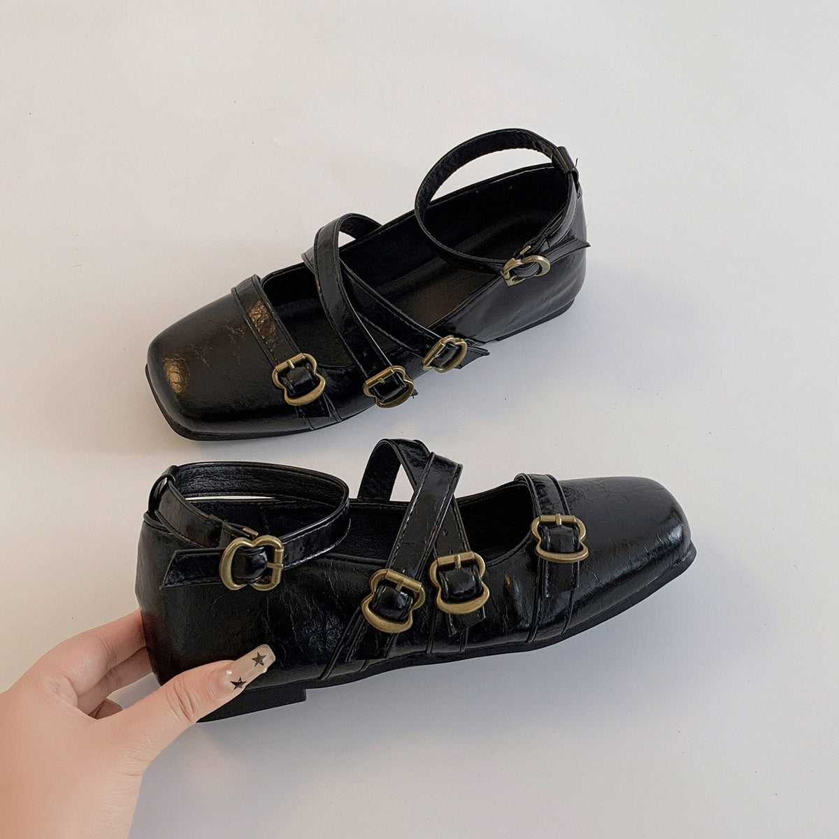 Women's Ballet Flats with Decorative Strap Design