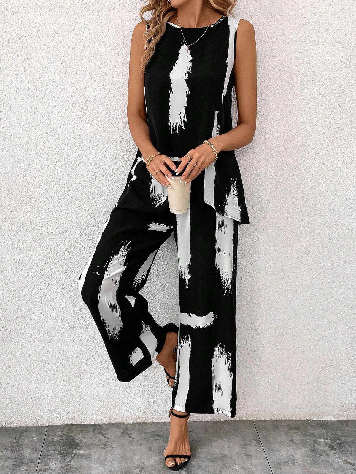 Women's Blouse Set with Casual Cut and Trendy Pattern