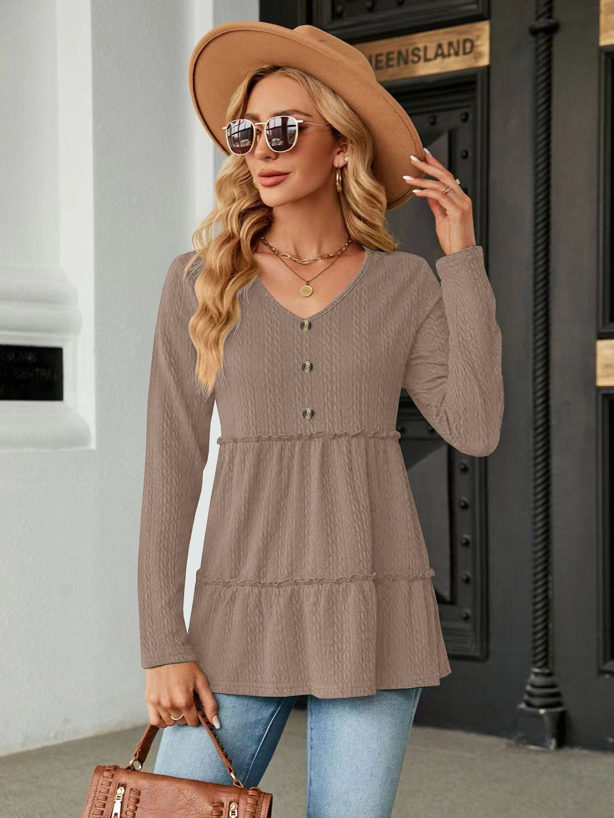 Women's Sleeveless V-Neck Shirt with Button Details and Voluminous Hem