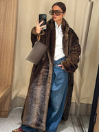 Women's Luxurious Faux Fur Coat with Elegant Cut