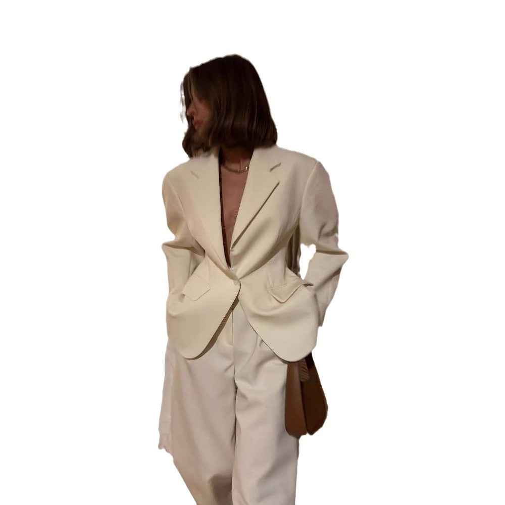 Elegant Blazer Suit with Tailored Fit and Pockets