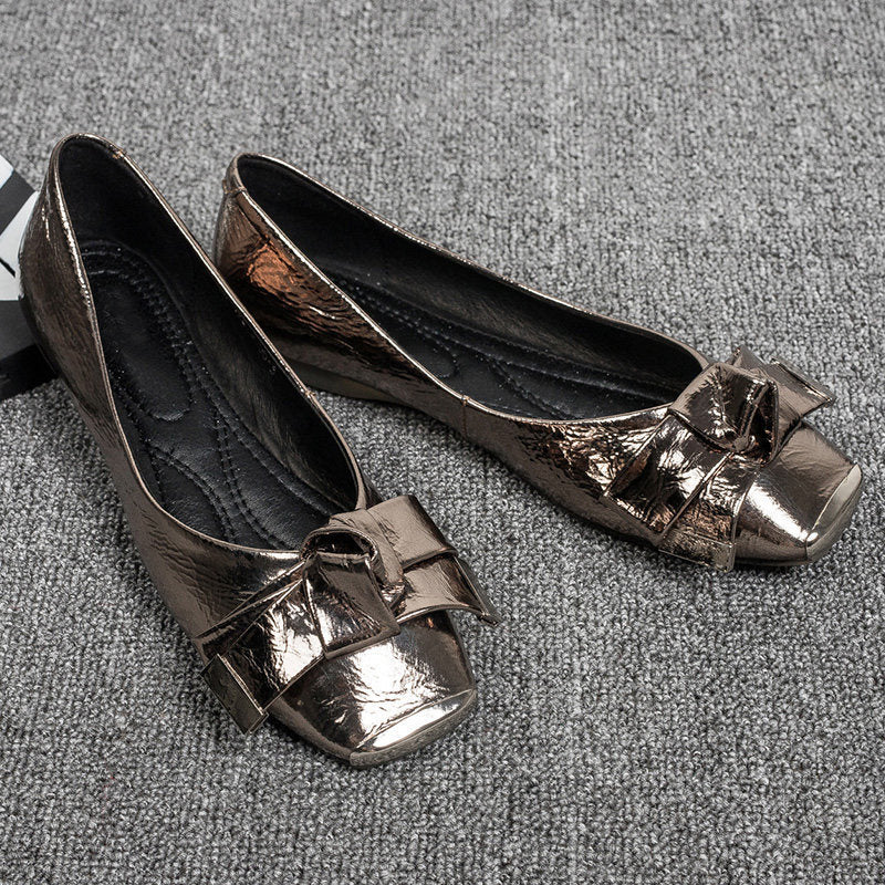 Women's Ballet Flats with Elegant Bow and Glossy Patent Finish