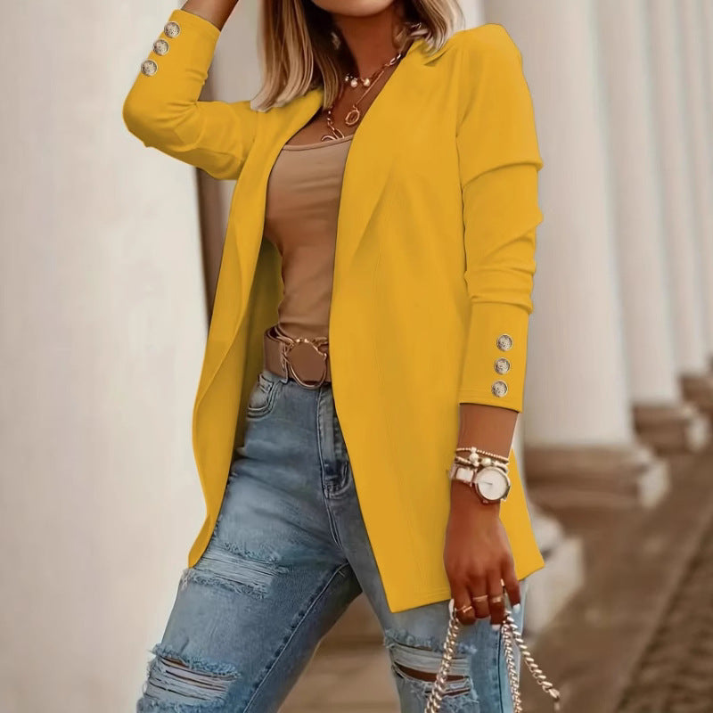 Elegant Blazer with Glamorous Buttons and Tailored Fit