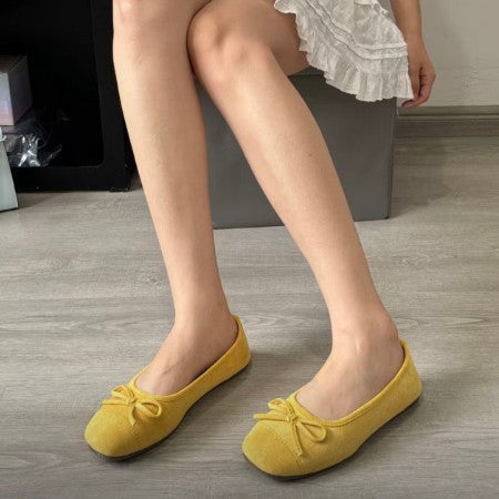 Women's Ballet Flats with Elegant Shine and Delicate Bow Detail