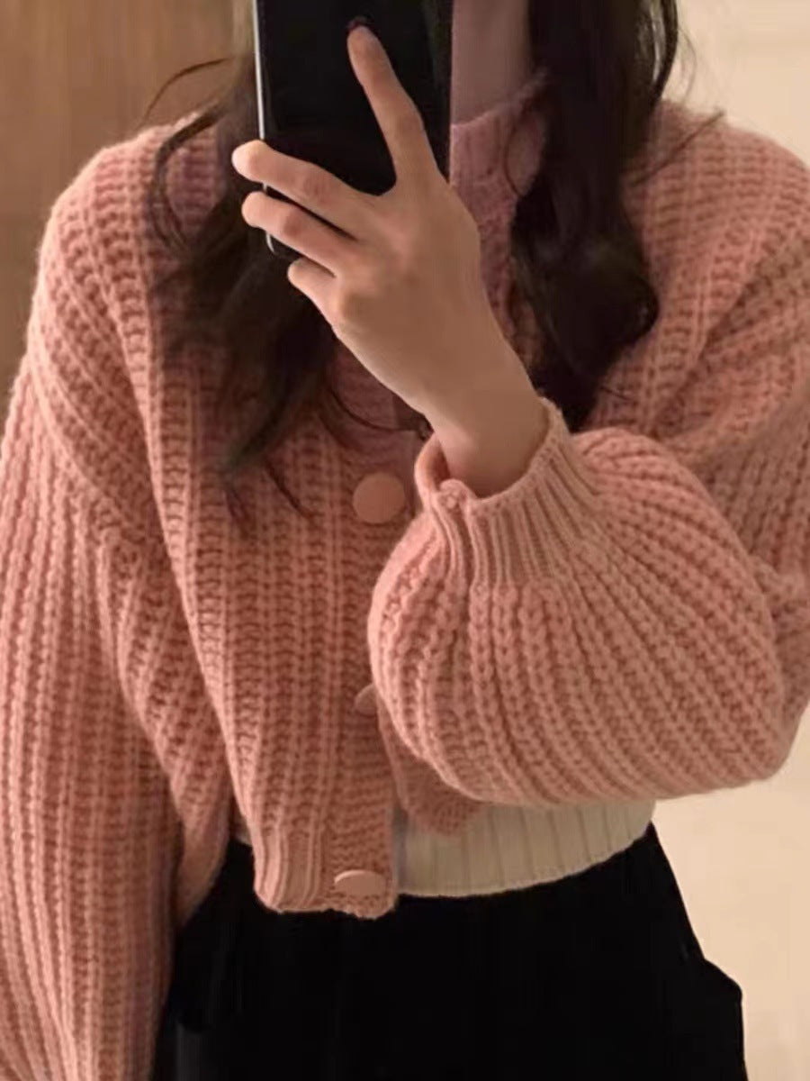 Women's Chunky Knit Cardigan with Voluminous Sleeves and Large Buttons