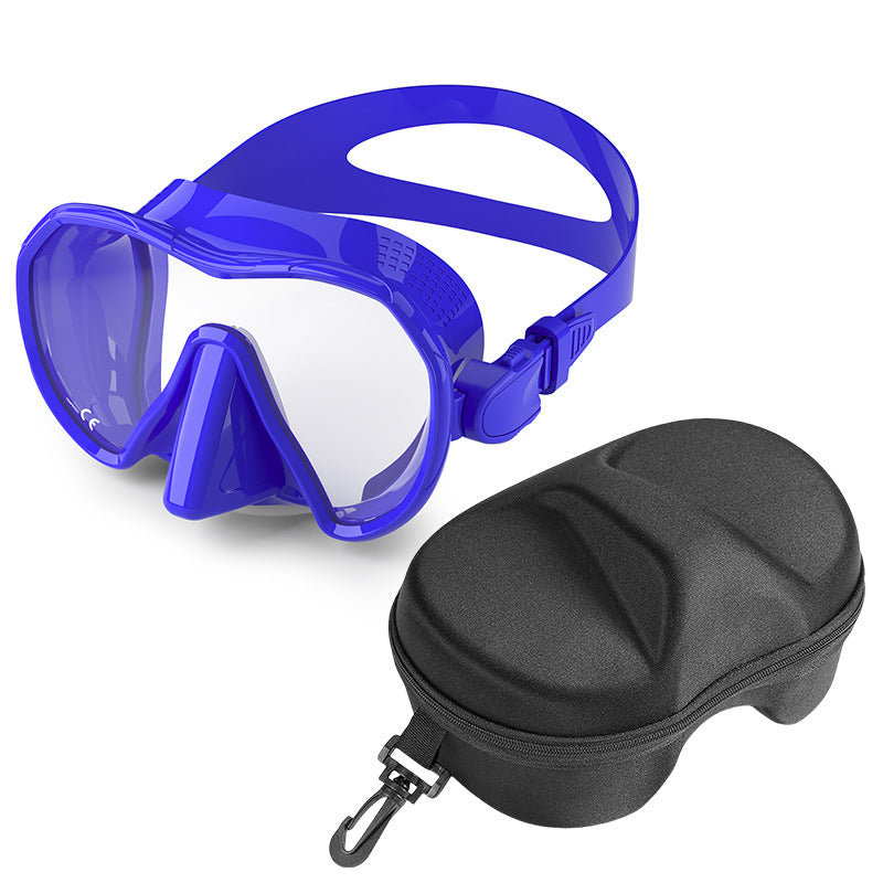 Diving mask with wide field of vision