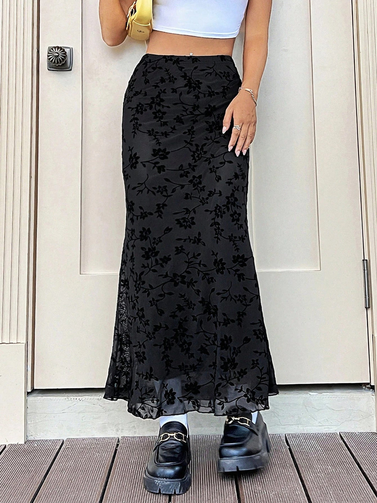 Women's Maxi Skirt with Floral Design and Elegant Silhouette