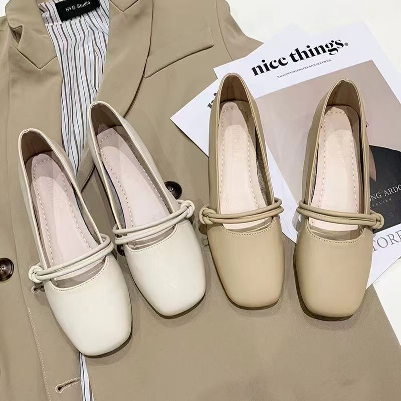 Women's Ballet Flats with Knot Detail