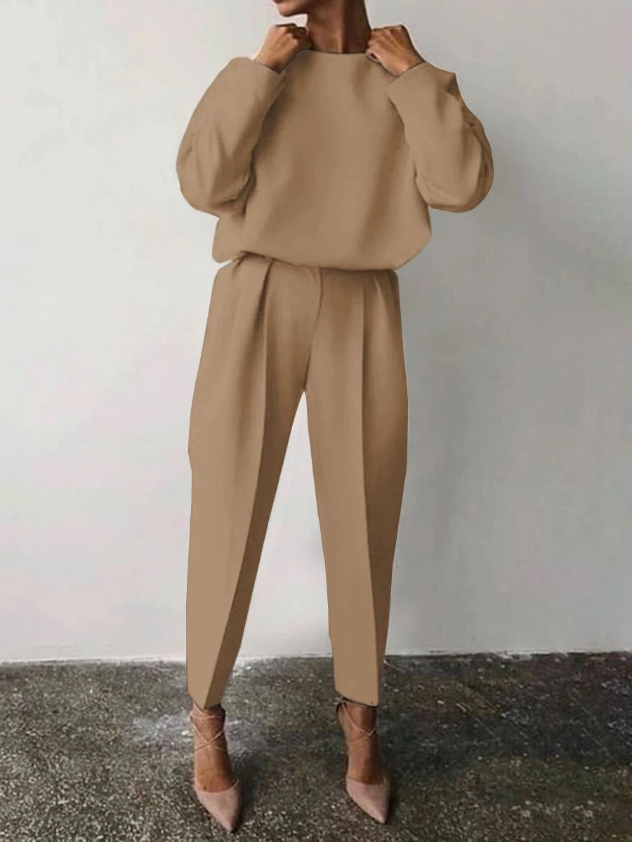 Casual Two-Piece Set with Wide Cut and Stylish Details