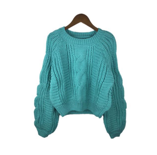 Women's Chunky Knit Sweater with Voluminous Sleeves and Cable Knit