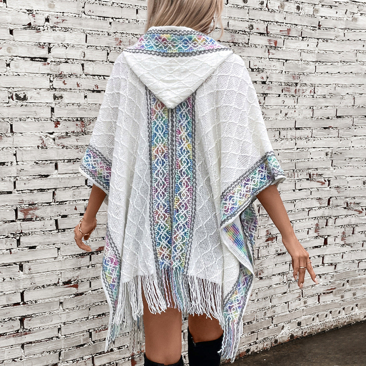 Elegant Women's Poncho with Textured Design and Fringe