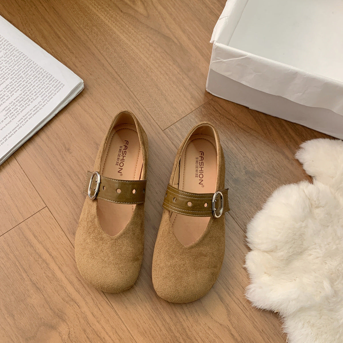 Women's Ballet Flats with Decorative Strap and Comfortable Footbed