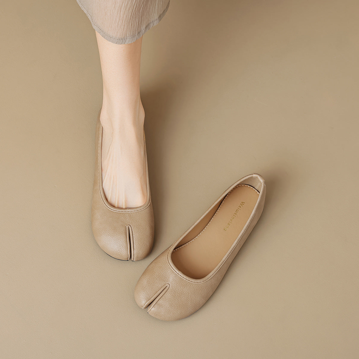 Women's Ballet Flats with Elegant Design and Flexible Toe Area