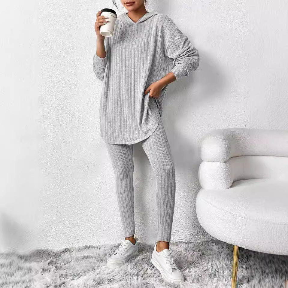 Women's Casual Lounge Outfit with Oversized Sweater and Leggings