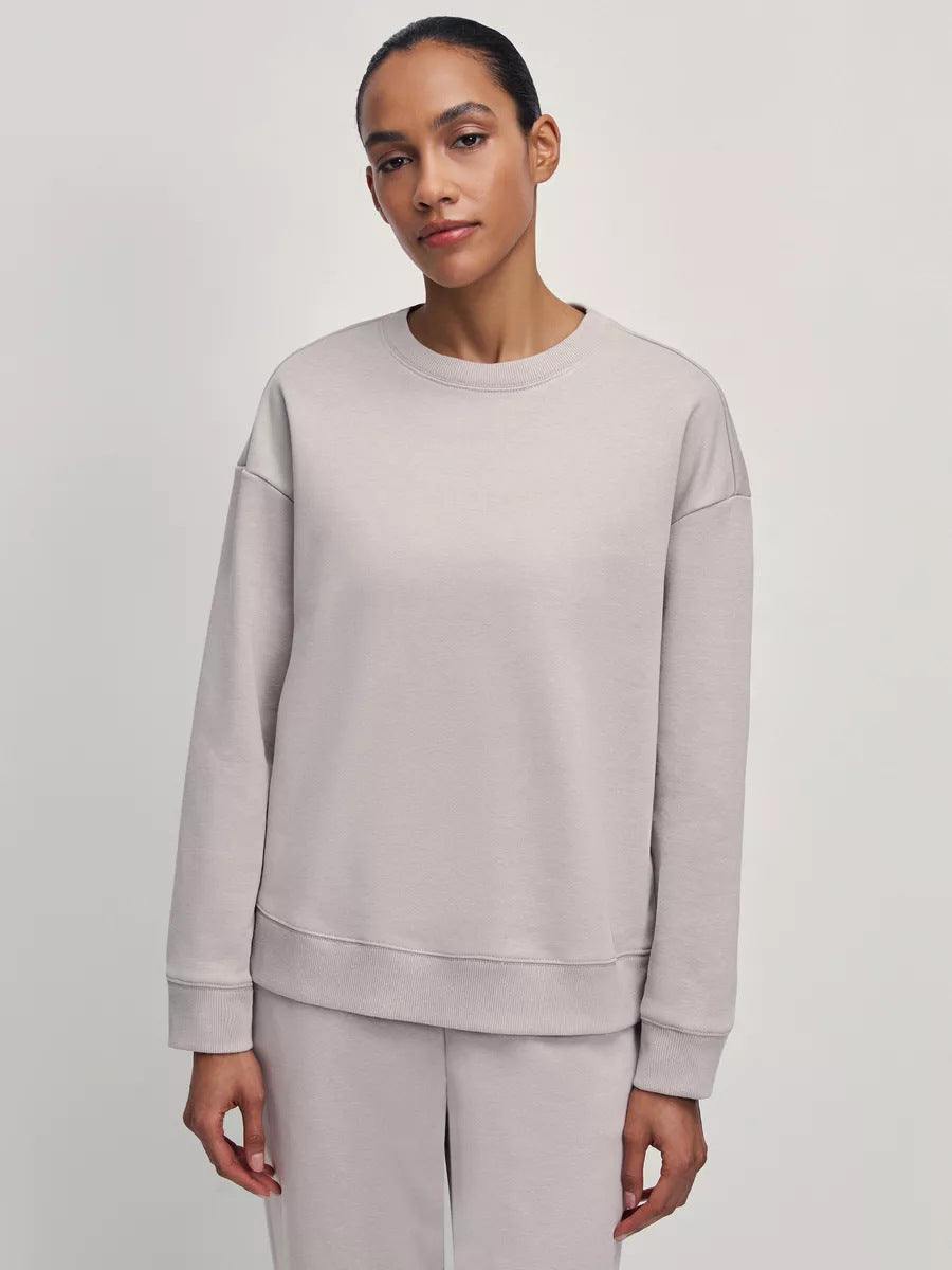Women's Comfortable Oversized Sweatshirt with Casual Cut