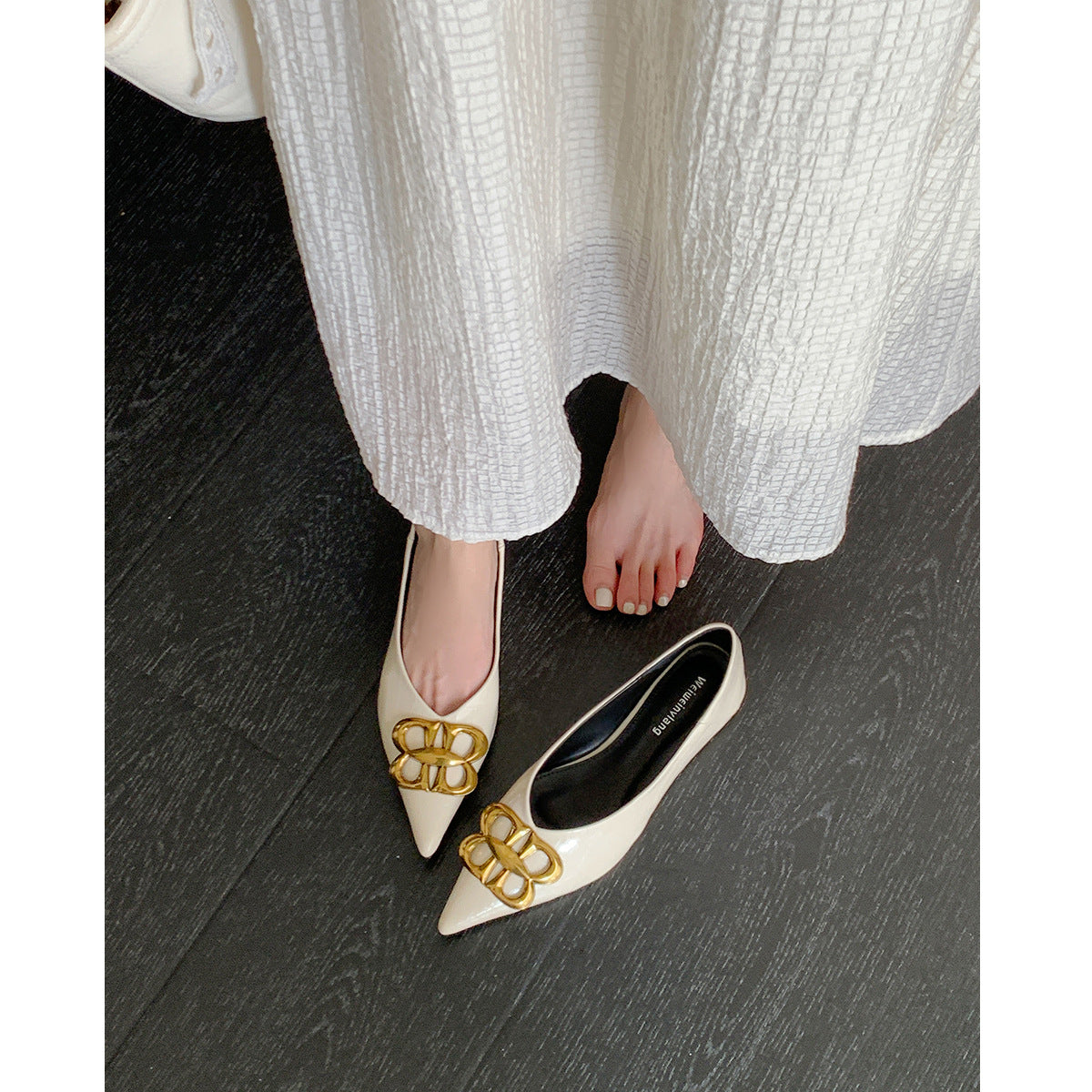 Women's Ballet Flats with Pointed Toe and Luxurious Buckle Accent