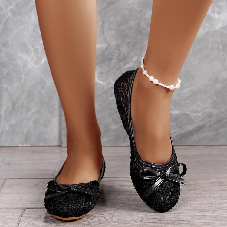 Women's Lace Ballet Flats with Bow Detail