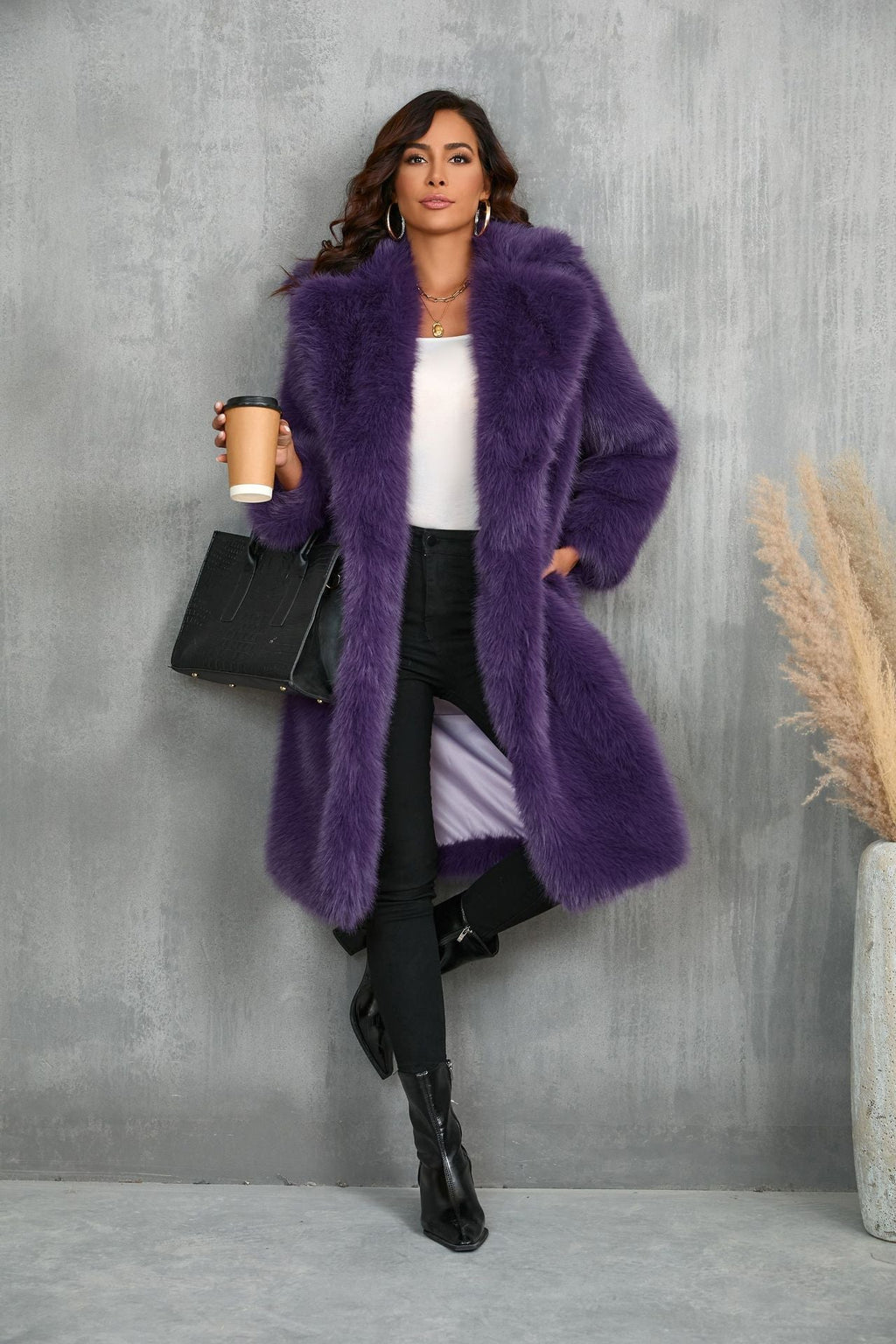 Women's Luxurious Faux Fur Coat with Elegant Cut