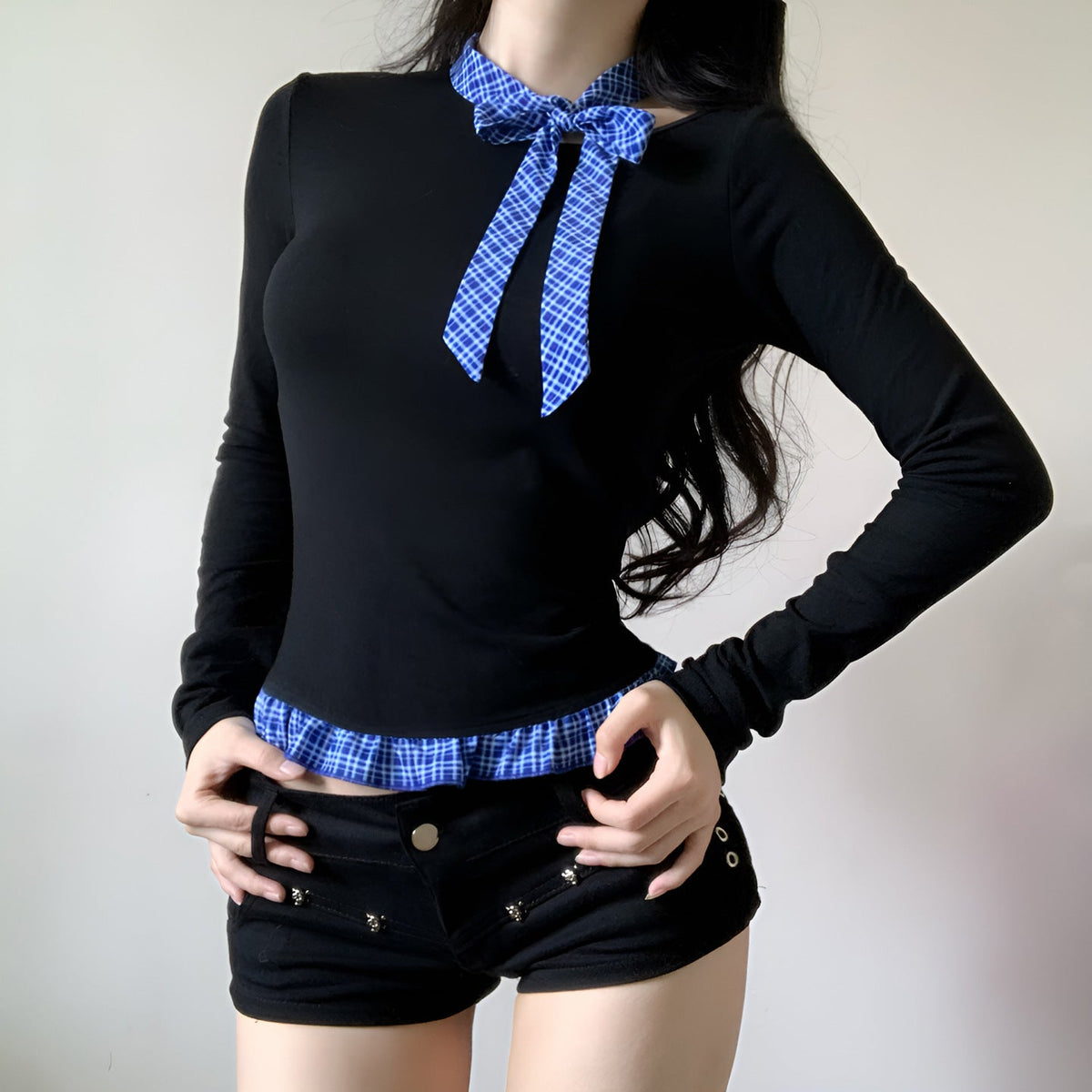 Women's Long-Sleeve Blouse with Plaid Collar and Ruffle Hem
