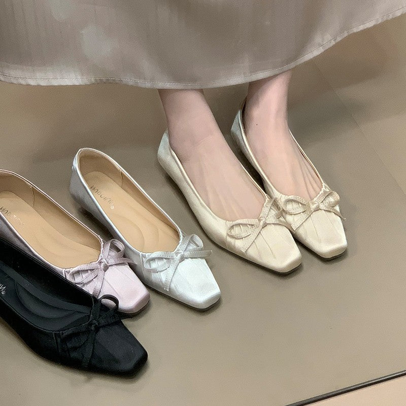 Women's Ballet Flats with Decorative Bow Detail