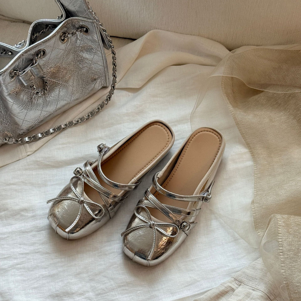 Women's Ballet Flats with Elegant Bow Appliqué and Shimmering Upper