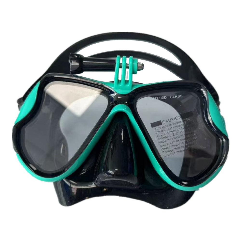 Diving mask with ergonomic silicone design