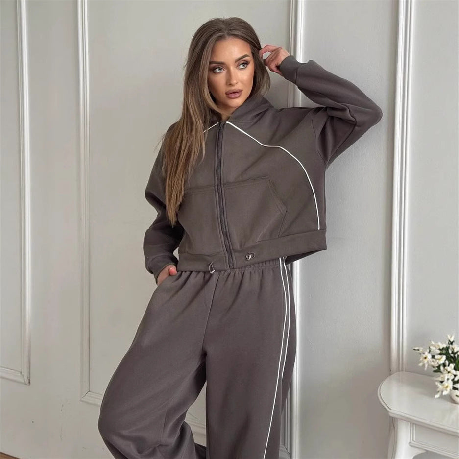 Women's Hooded Jacket and Wide Jogging Trousers Set with Contrast Stitching