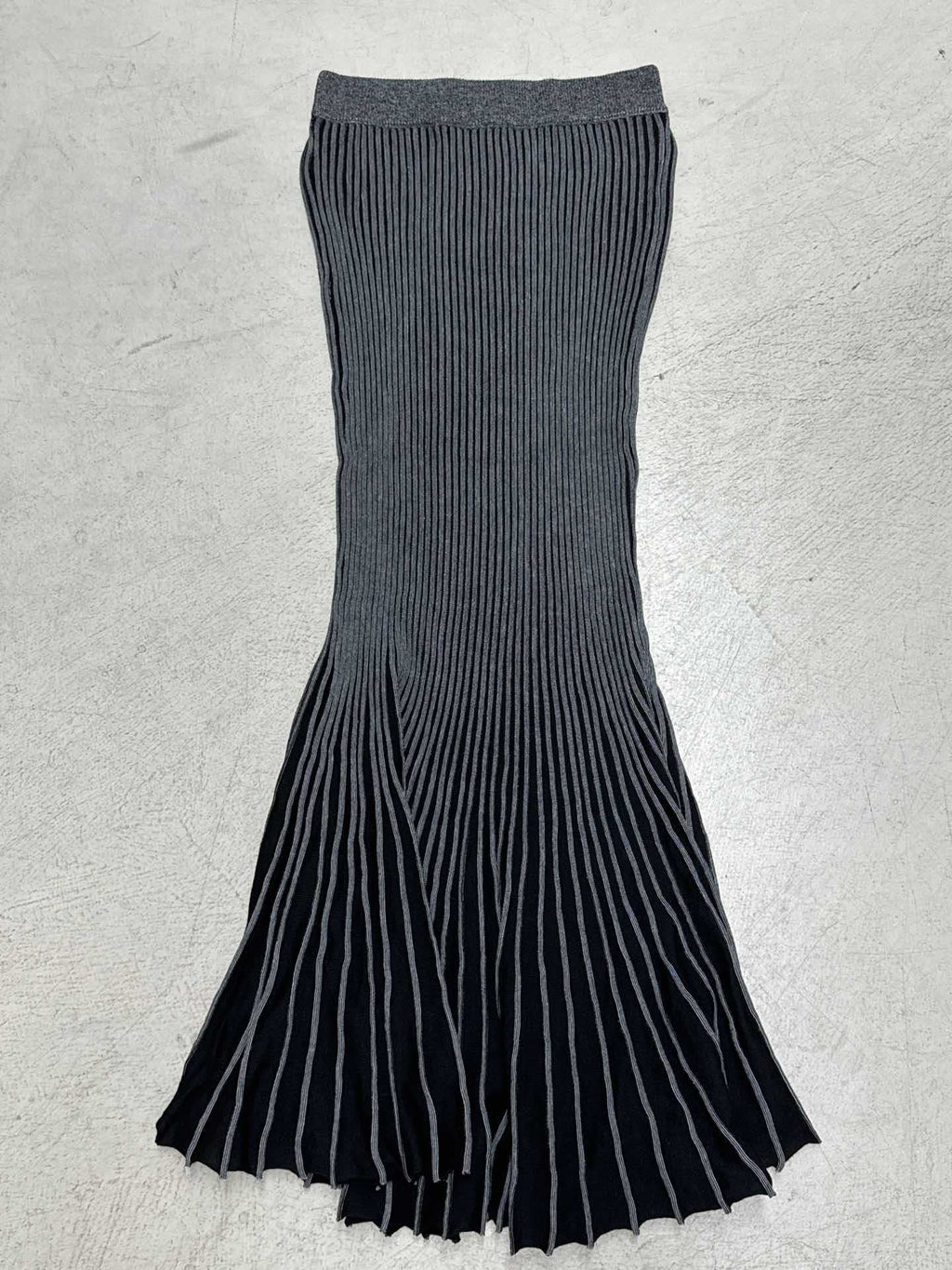 Women's Maxi Skirt with Ribbed Texture and Flared Hem