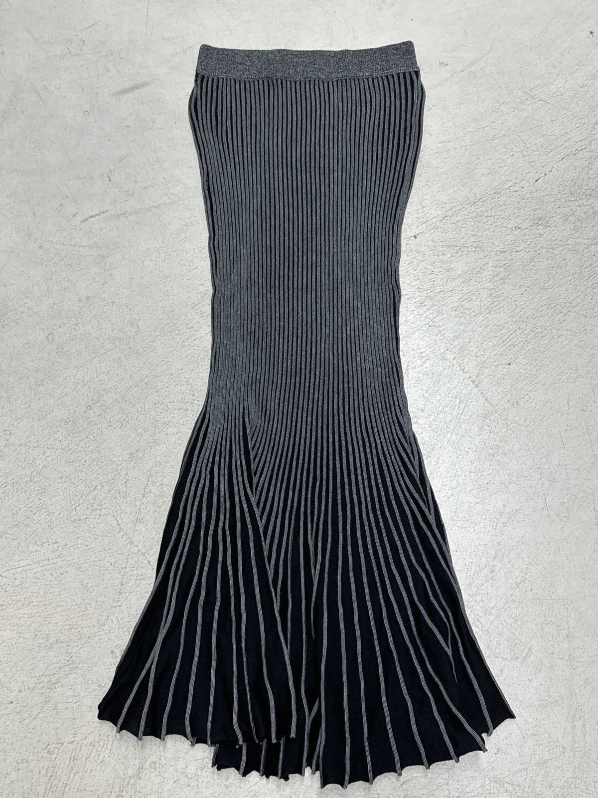 Women's Maxi Skirt with Ribbed Texture and Flared Hem