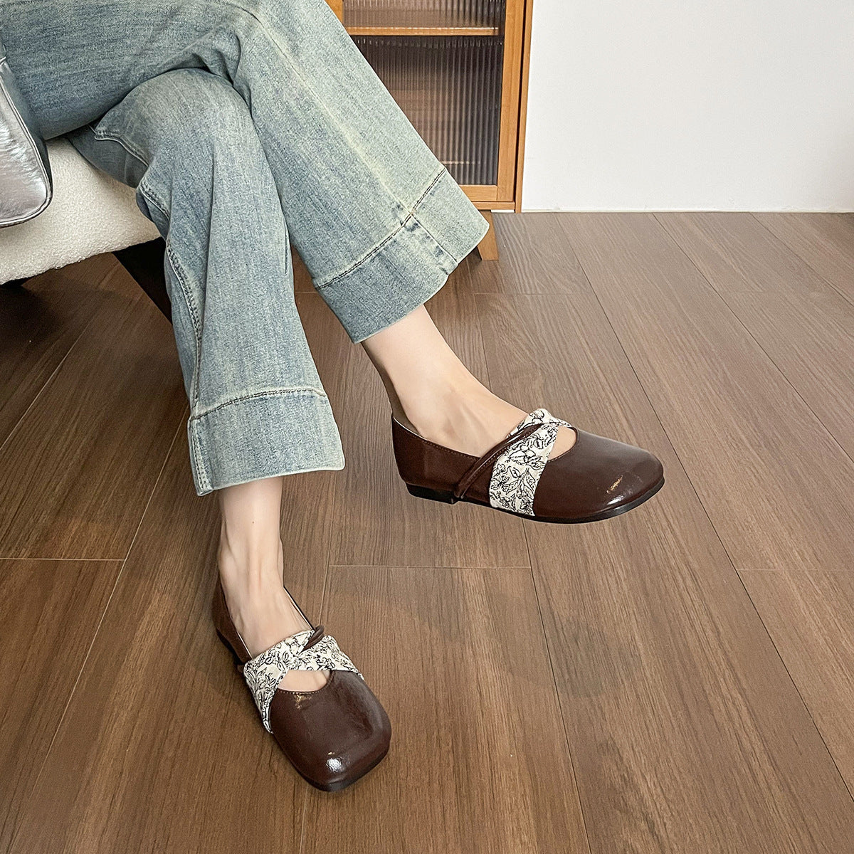 Women's Ballet Flats with Elegant Cross-Strap and Textile Accent