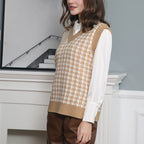 Women's Sleeveless Knit Vest with Modern Houndstooth Pattern
