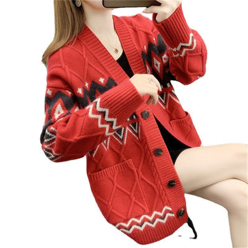 Women's Chunky Knit Cardigan with Pattern and Pockets