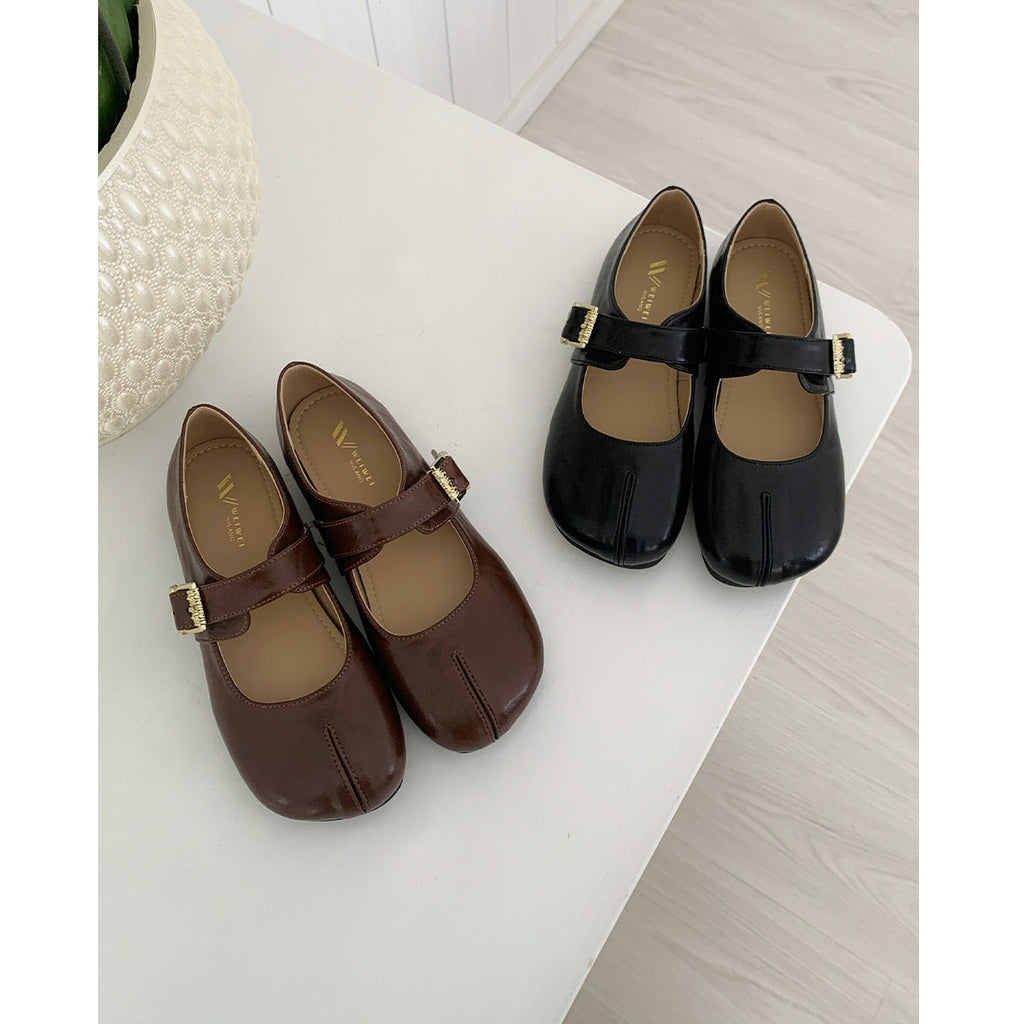 Women's Ballet Flats with Elegant Buckle Closure and Fashionable Shine